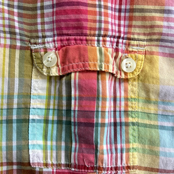 Cute light button down shirt - Picture 3 of 5